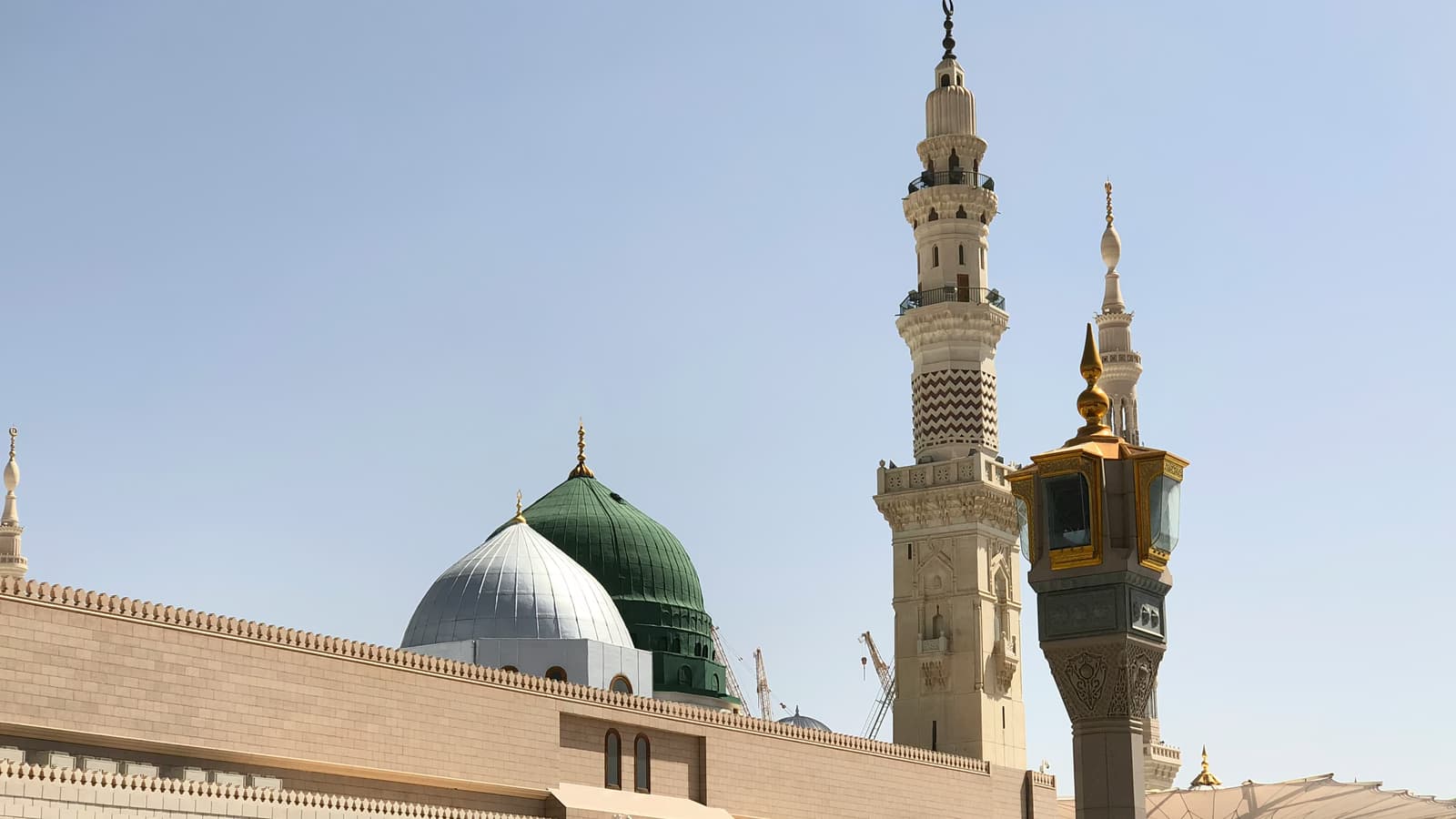 The Green Dome and minarets of Al-Masjid an-Nabawi in Madinah
